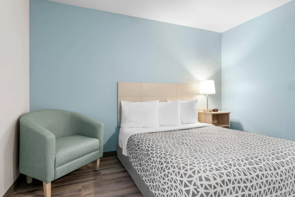 Woodspring Suites Elkhart