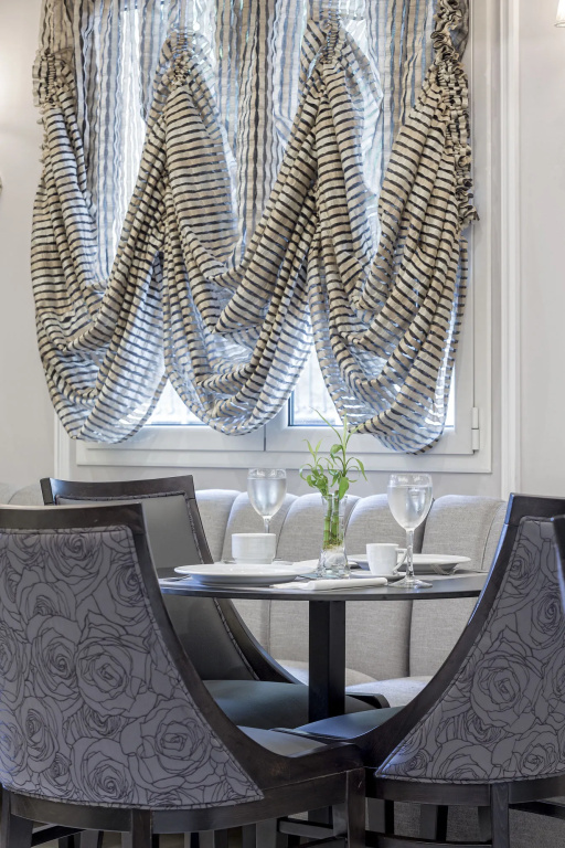 Ava Hotel and Suites