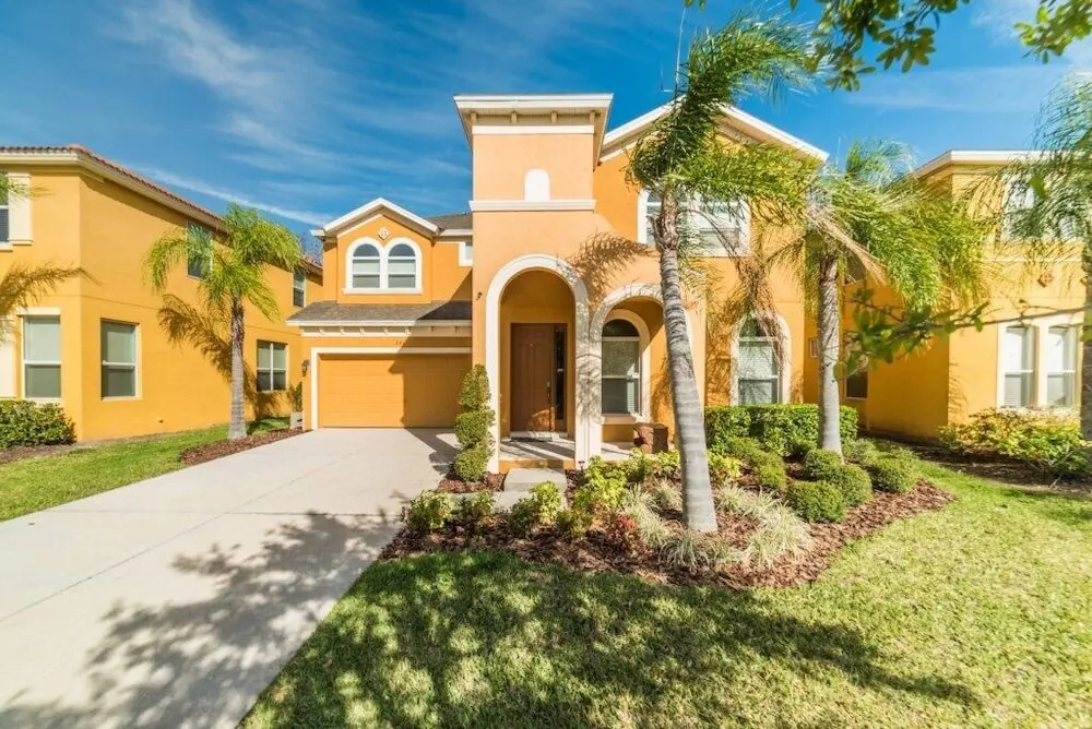 241 Las Fuentes Drive 6 Bedroom Home by Redawning