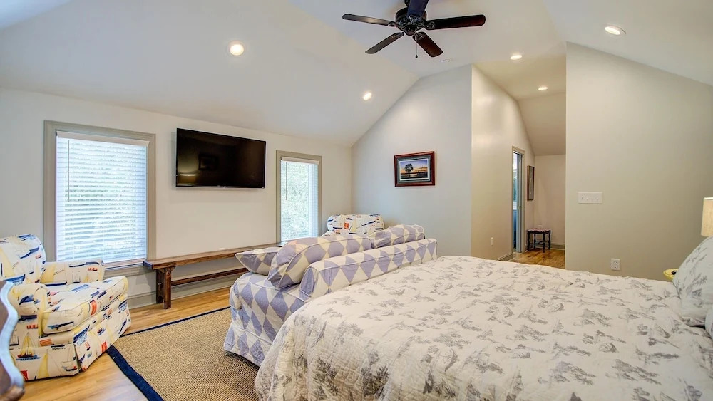 Good Graces Home 5 Bedrooms 5.5 Bathrooms Home