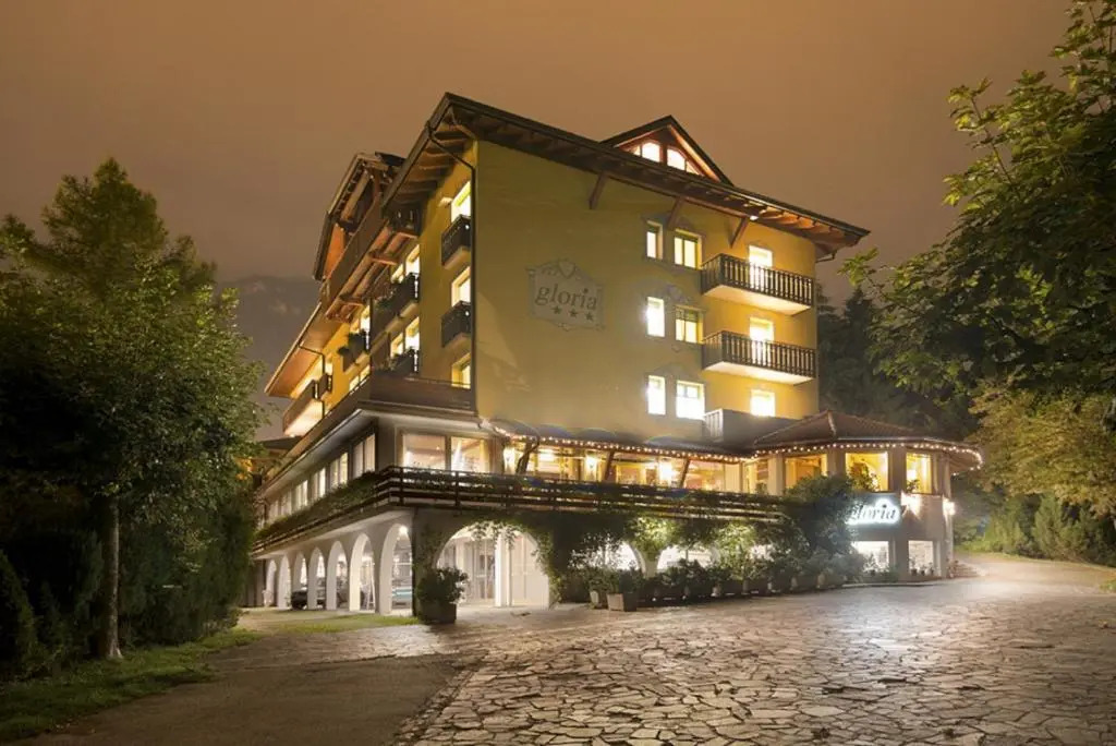 Gloria frontlake Park Hotel