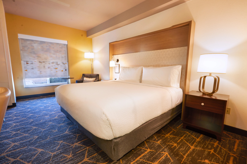 Holiday Inn & Suites Oakland - Airport by IHG