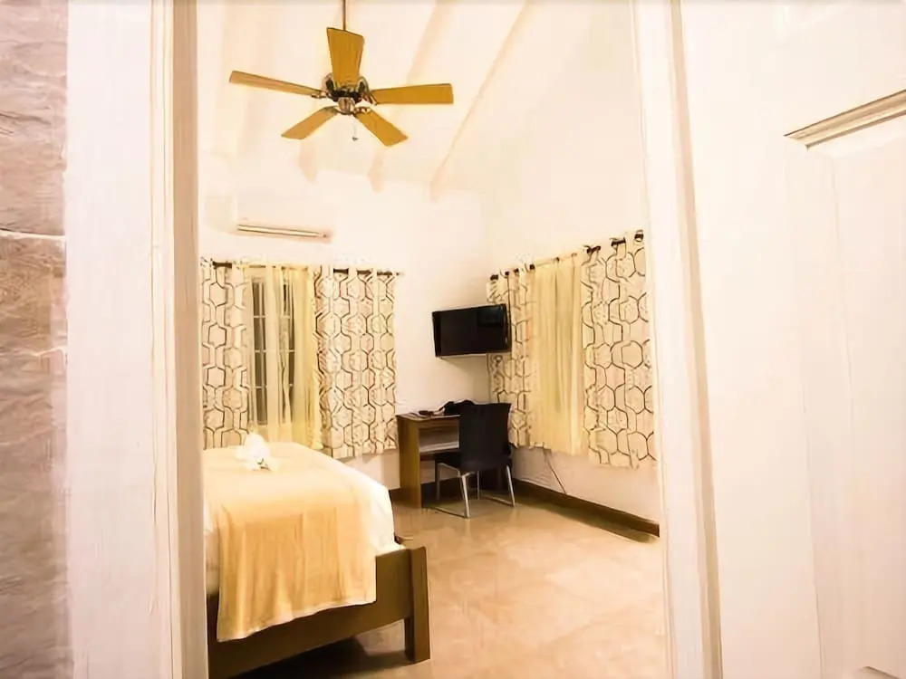 Mermaid Beach Hotel