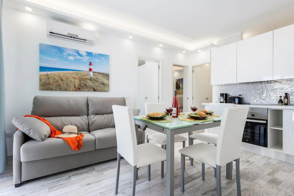 C104A Brand New Apartment, Big Terrace, Pool