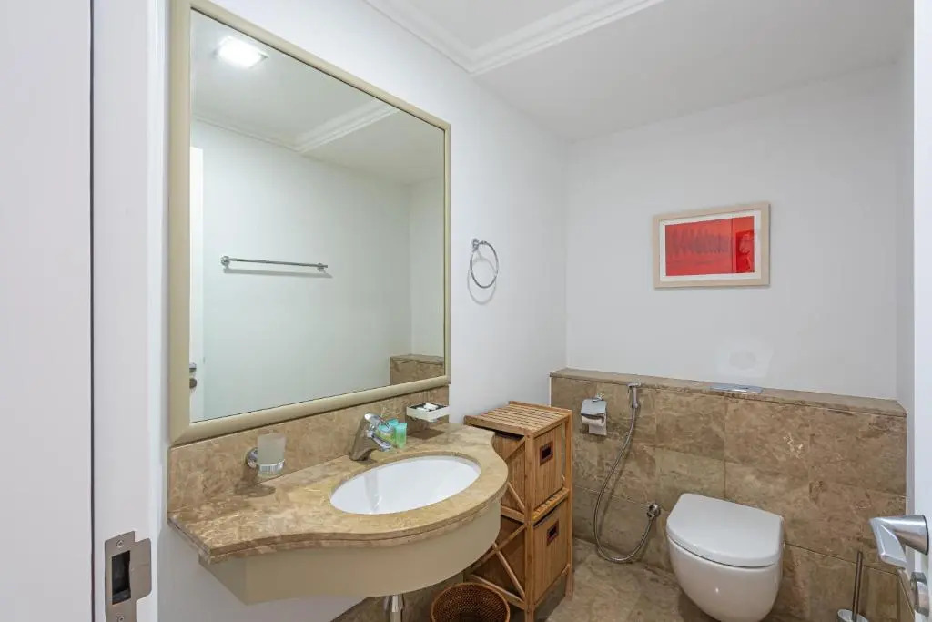 HiGuests - Luxurious 1BR in Palms with Private Beach Access
