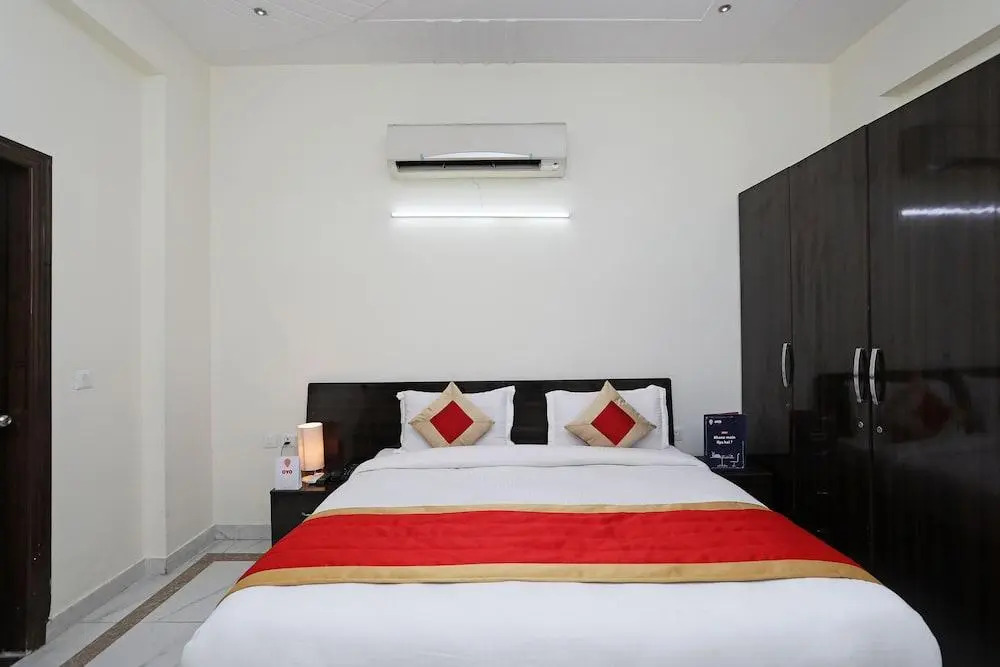 OYO 10928 Go Rooms
