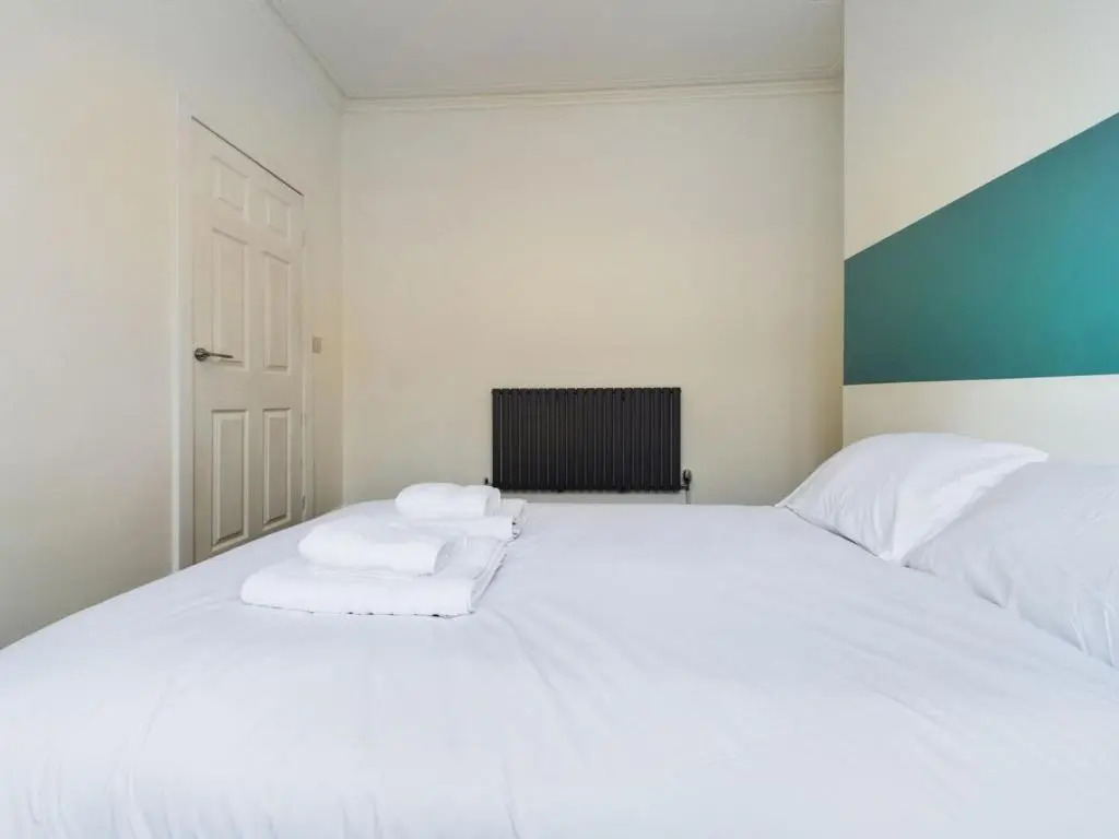 Contemporary 4BD Home nr Liverpool City Centre