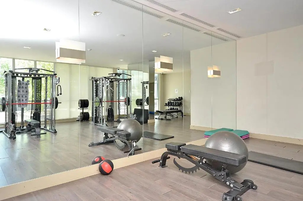 Royal Stays Furnished Apartments - Missisauga City Centre