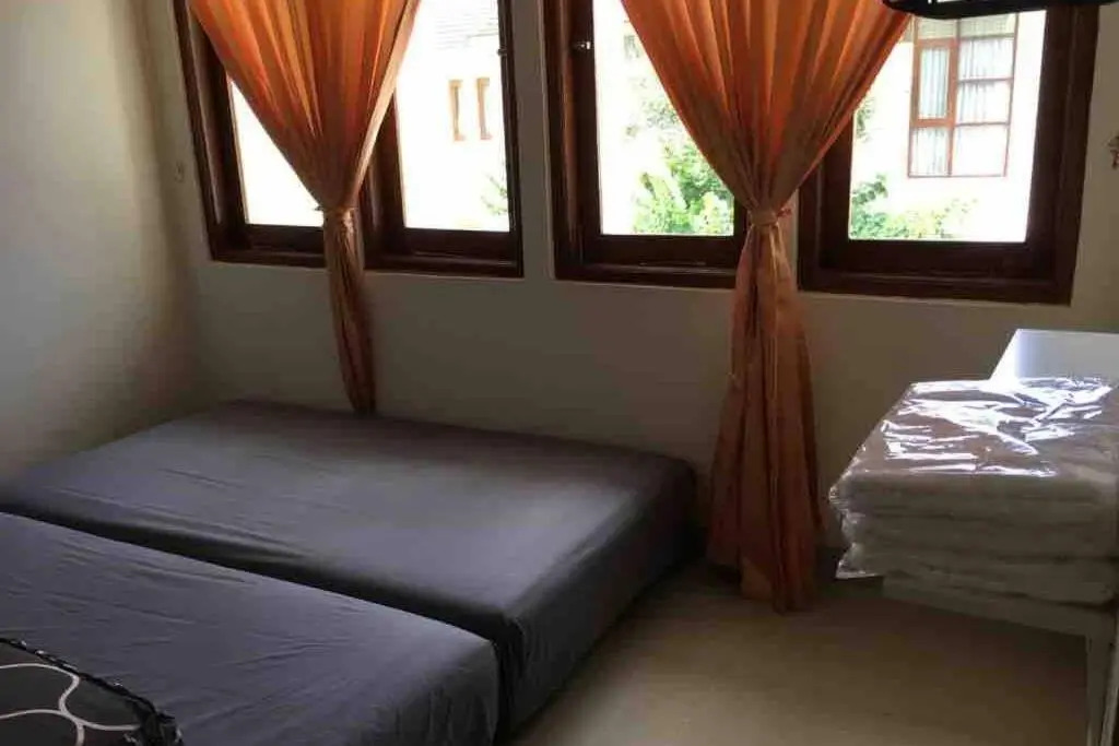 Awana Dream Whole Villa, 4bedroom 10pax , 5min to Alun Alun, Kraton, Malioboro bdc