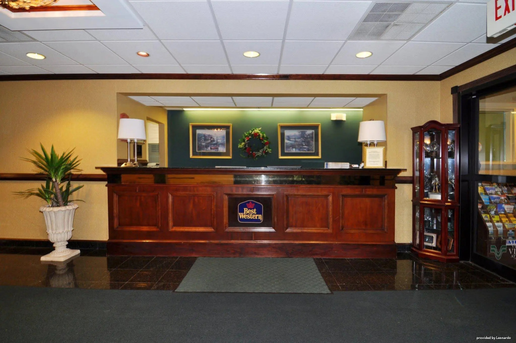 Best Western Plus South Hill Inn