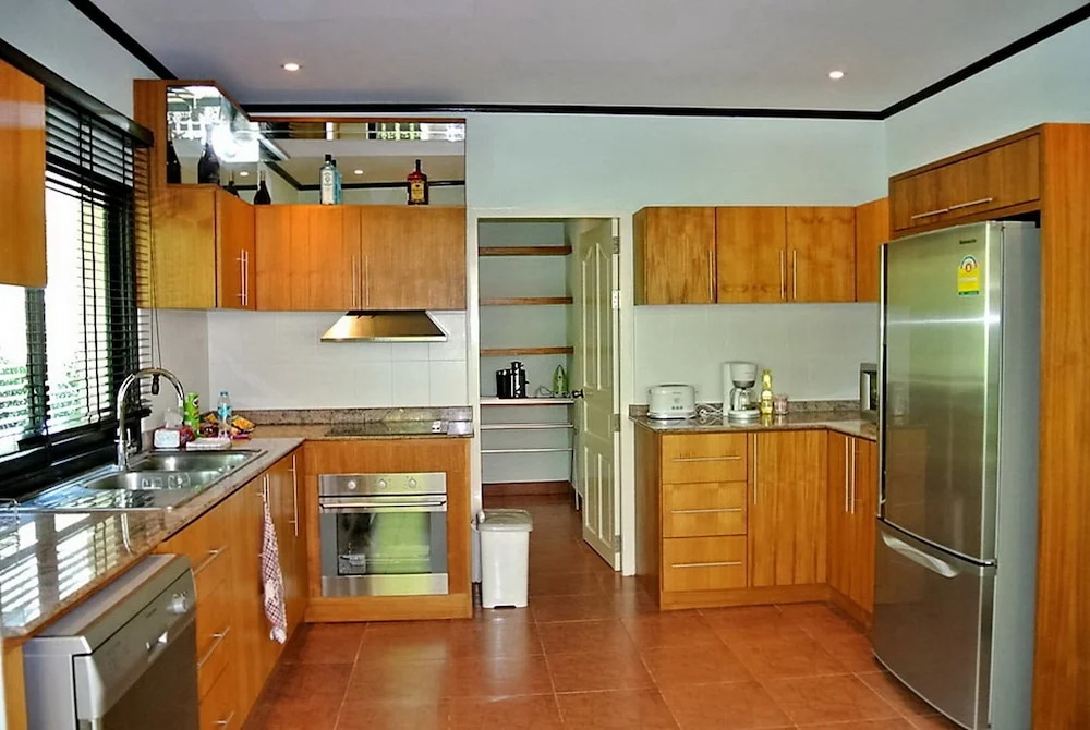 Beachfront Resort 2-bedroom Villa Palm Only 40 Meters to Beach