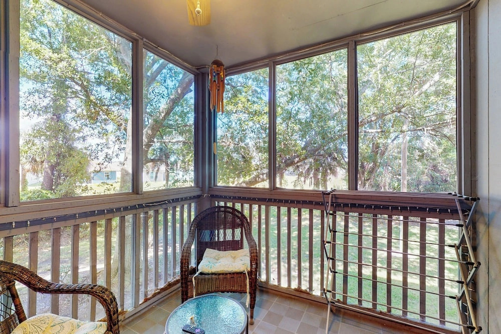 Beach Getaway Condo w/ Outdoor Pool