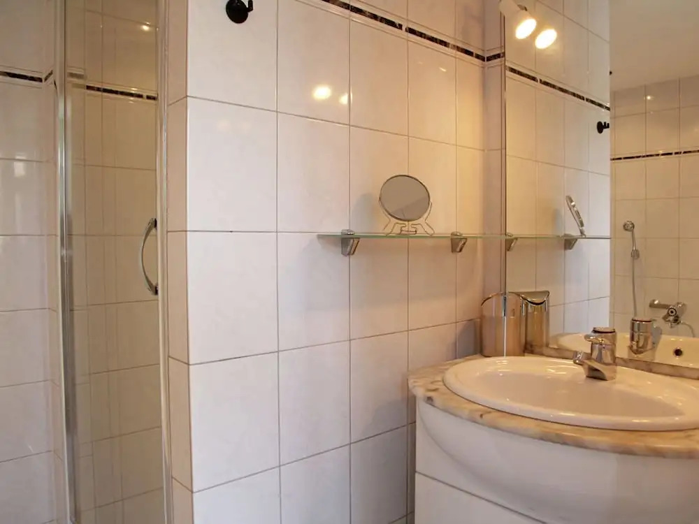 Spacious Villa near Sea in Bergen