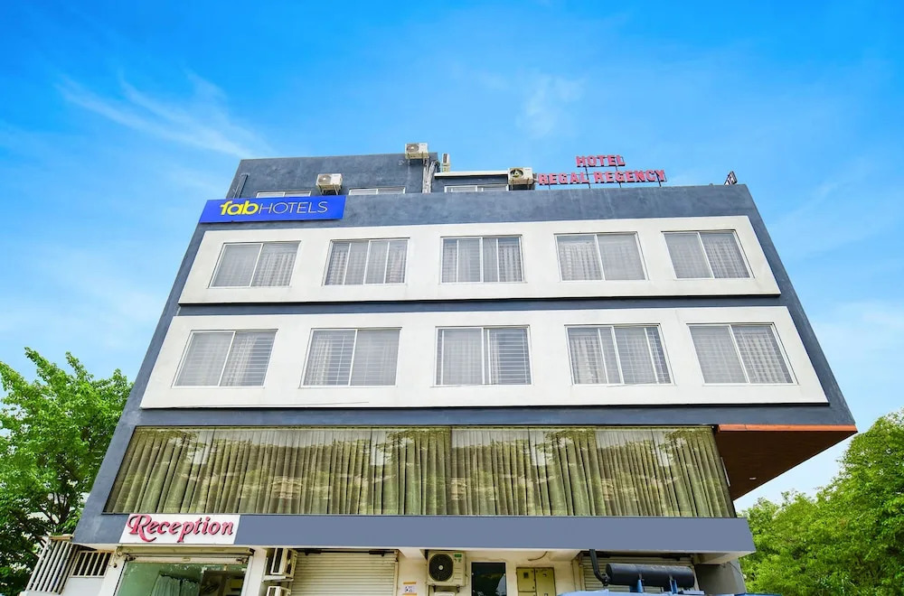 Capital O 63423 Hotel Regal Regency