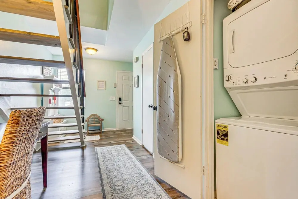 7 Mi to The Wharf: Gem w/ Beach Access