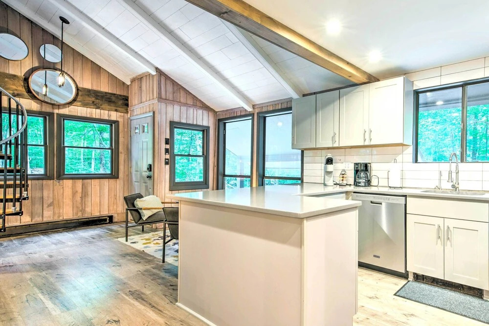 Pet-friendly Pocono Pines Rental w/ Hot Tub!
