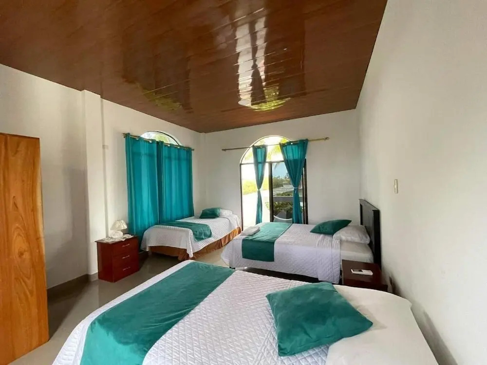 Hostal Muro De Las Lagrimas with high speed internet Starlink