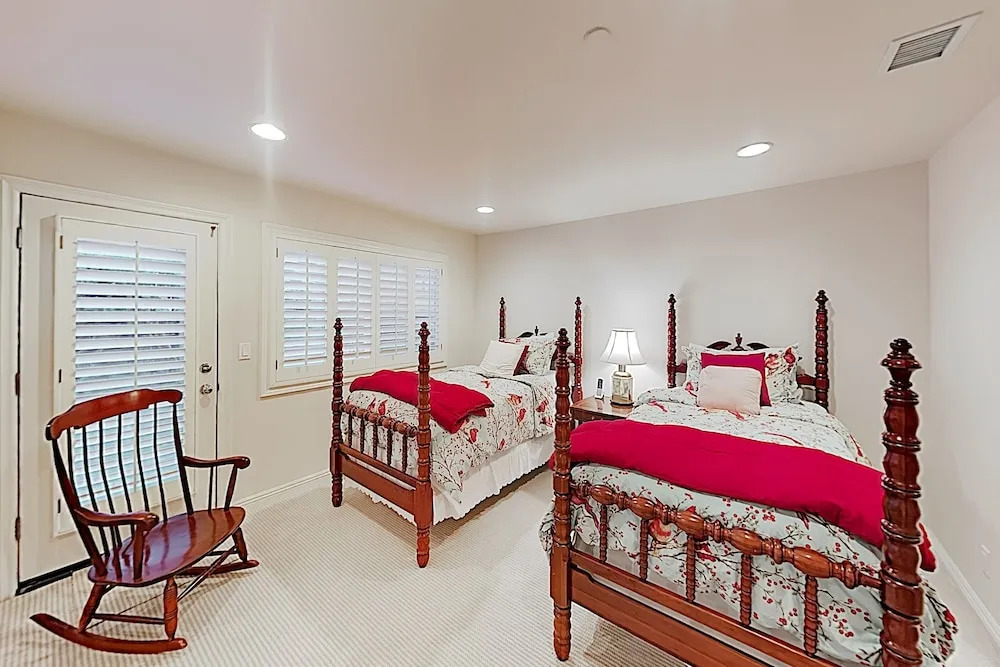 New Listing! Hillside Beach House w/ Ocean Views home