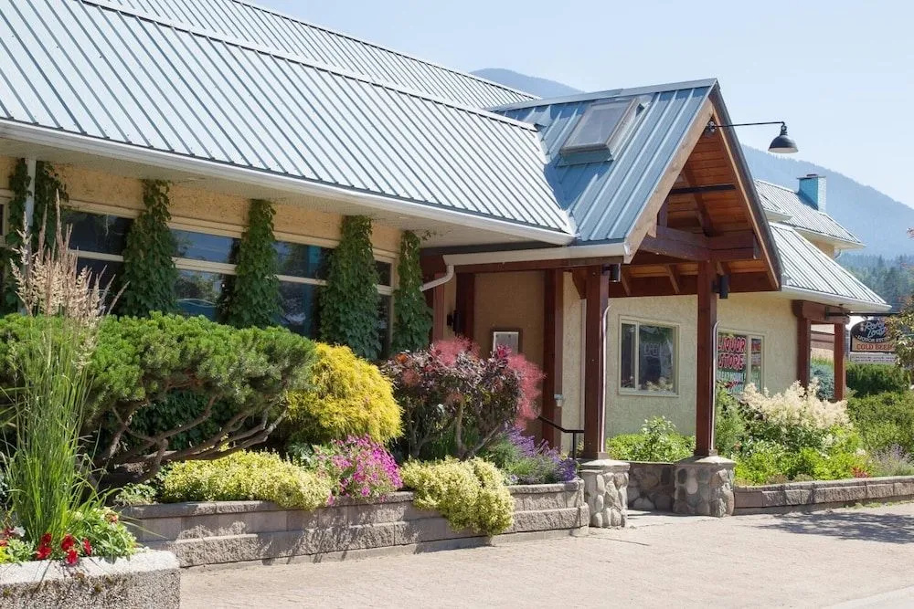 The Lodge at Arrow Lakes