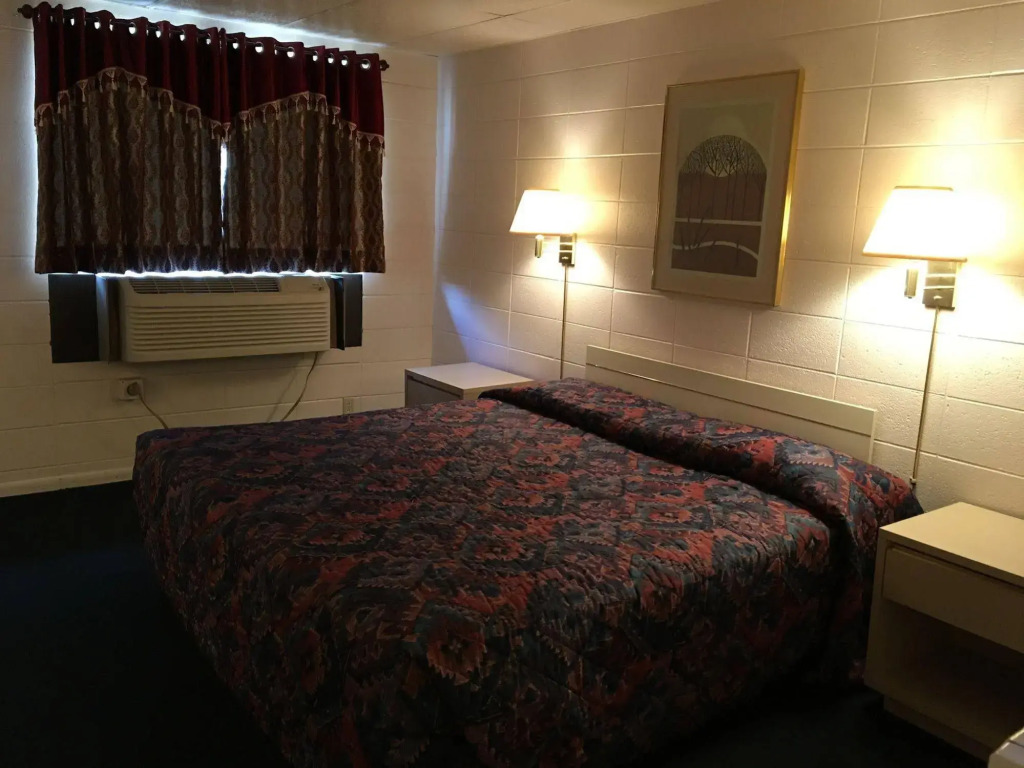 Capital O Budget Inn Ontario I-84