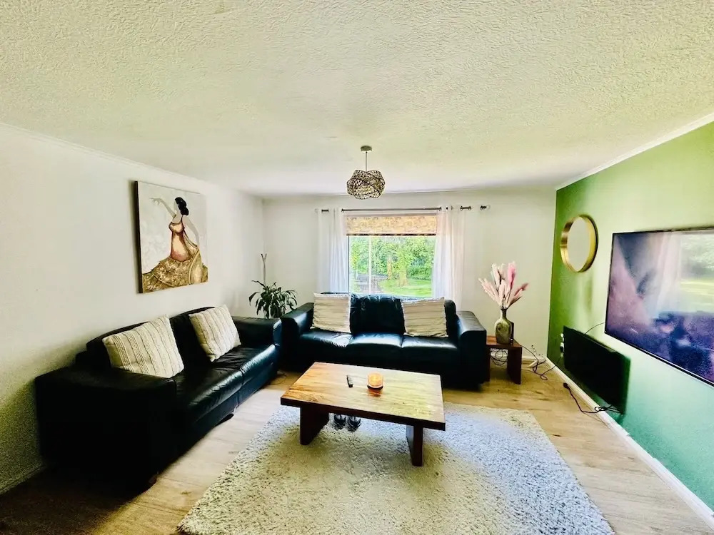 Cumbernauld Apartment With 3 Bedrooms