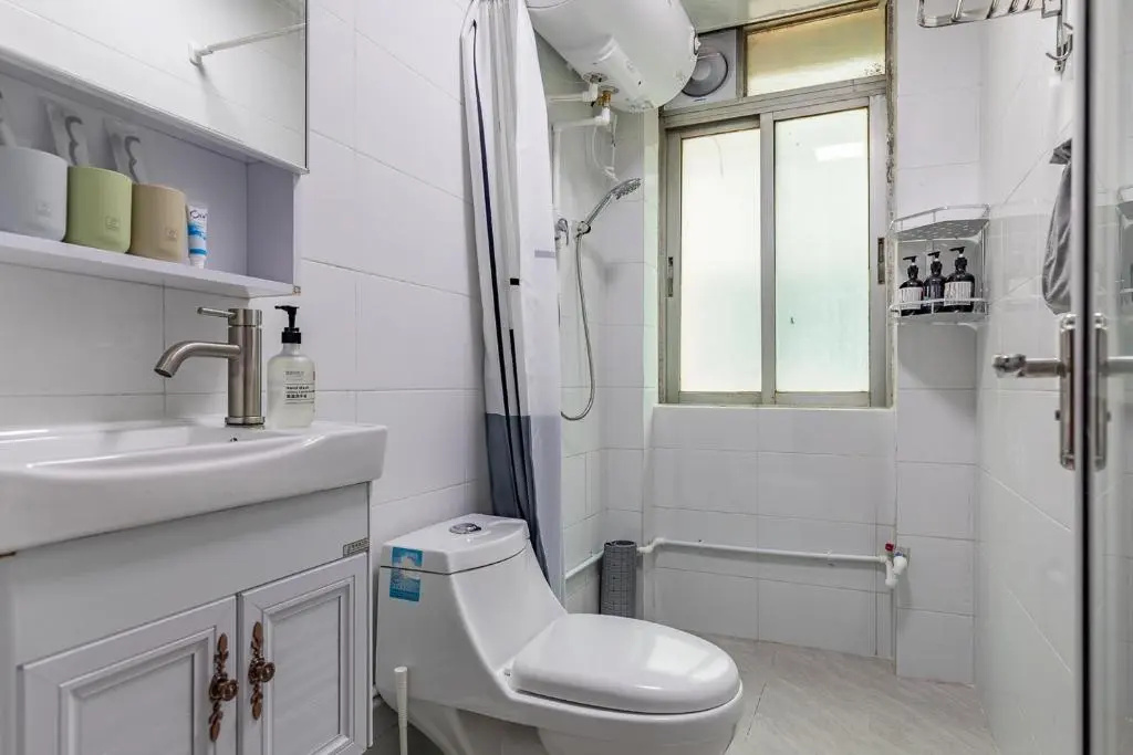 Guangzhou Sports West Railway Station of Tianhe District,Locals Hotels Apartment00185140
