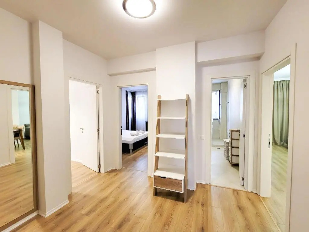 Boulevard 2 BR Apartment
