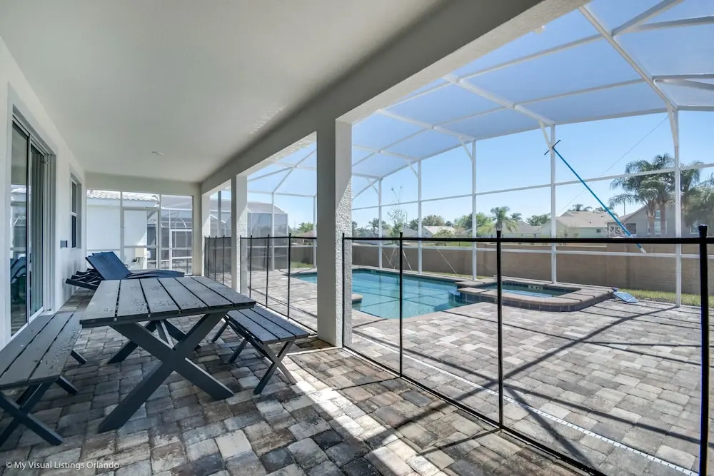 1666 Moonvalley Drive