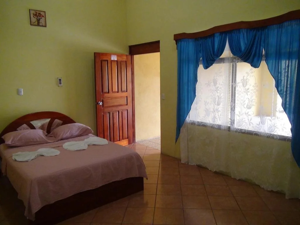 Hotel y Cabinas el Edén Del Este