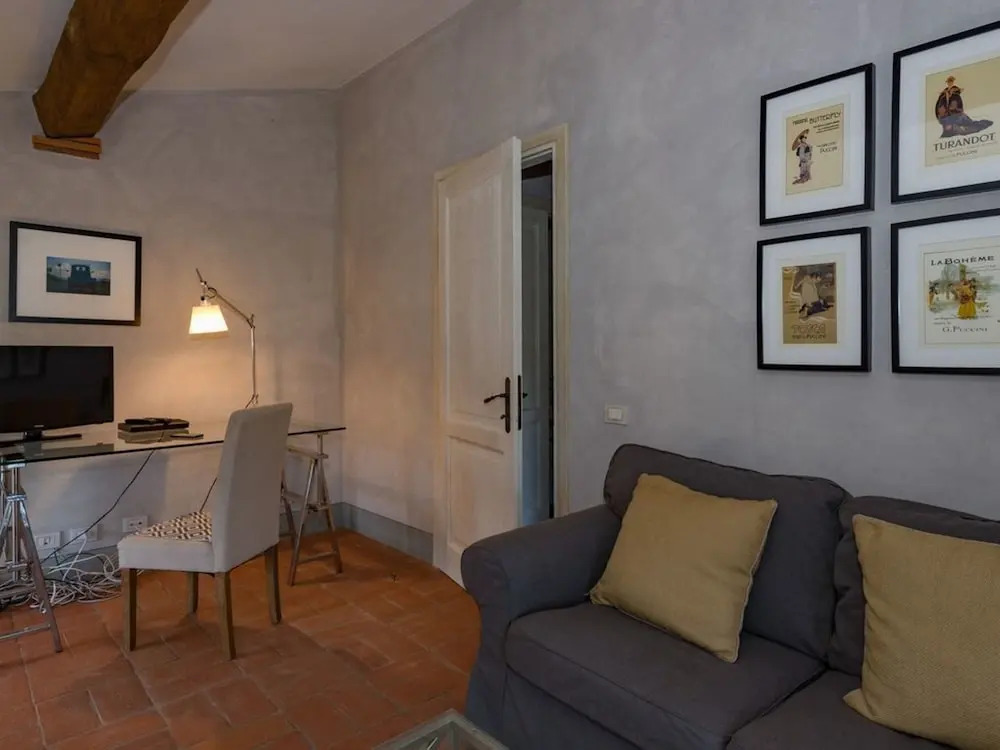 Luxury 6-bed Tuscan Villa near Lucca and Florence