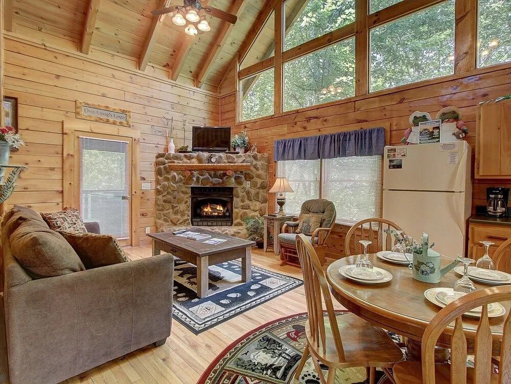 Autumn Breeze 1 Bedroom 1 Bathroom Cabin