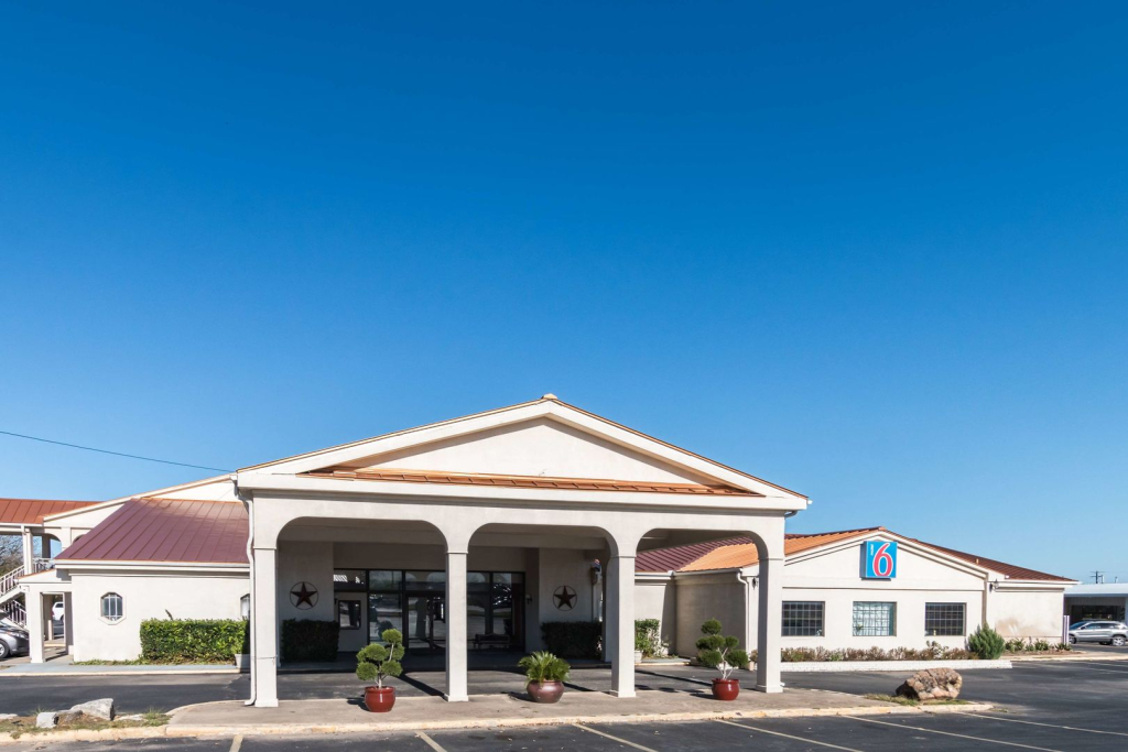 Motel 6-Stephenville, TX