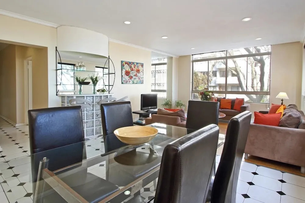 Berkeley Square Apartment