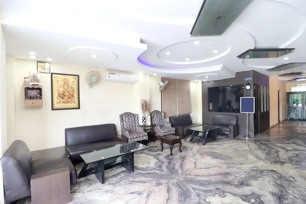 OYO 17381 Hotel City Look