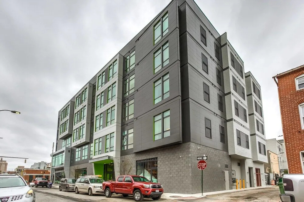 Luxury Apt Near Convcenter, Stadiums, & Harbor