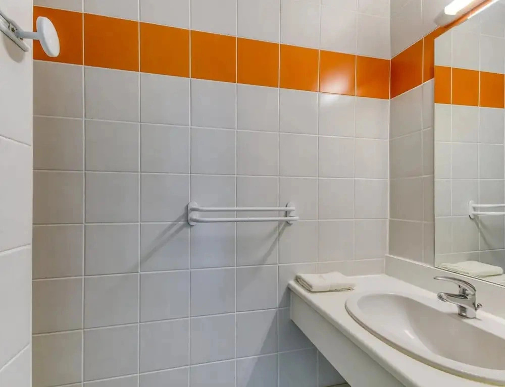 Lake View Miremont Apartment for 5