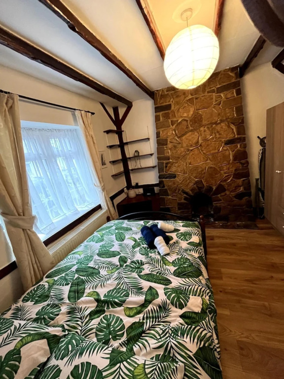 Cosy Entire 3-bed House With Garden and Fast Wifi