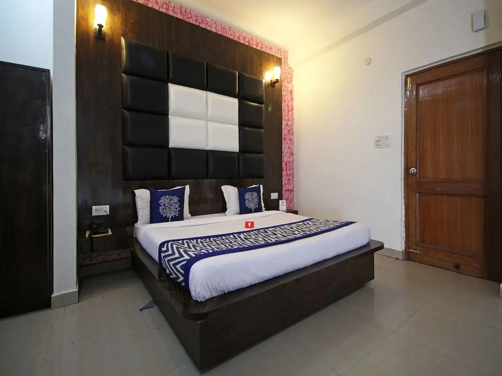 OYO 5855 Hotel Neelkanth