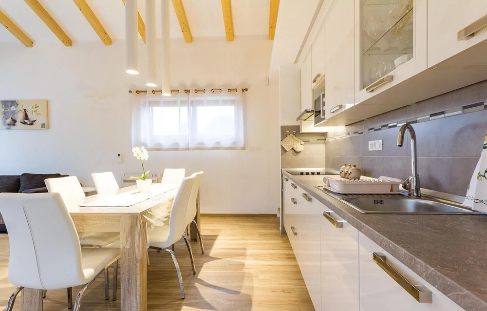 Amazing Home In Sisan