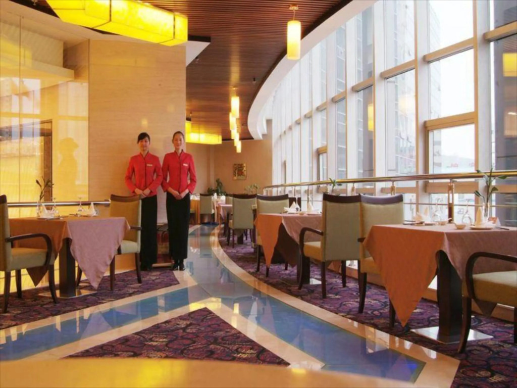 Grand Hoya Hotel