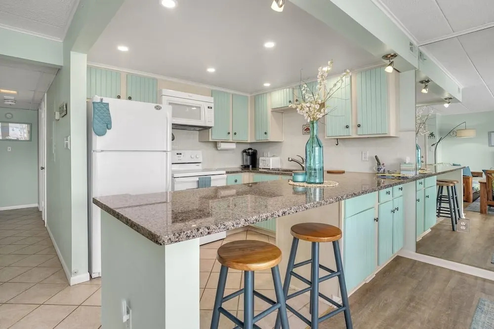 Thunder Island 147d 2 Bedroom Condo by RedAwning