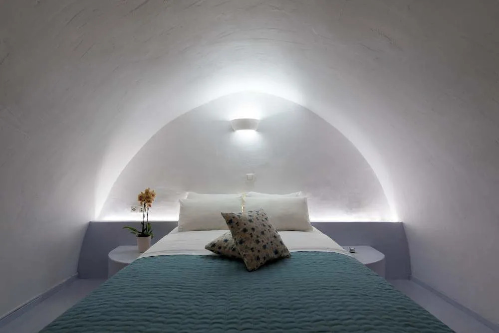Fira White Residence