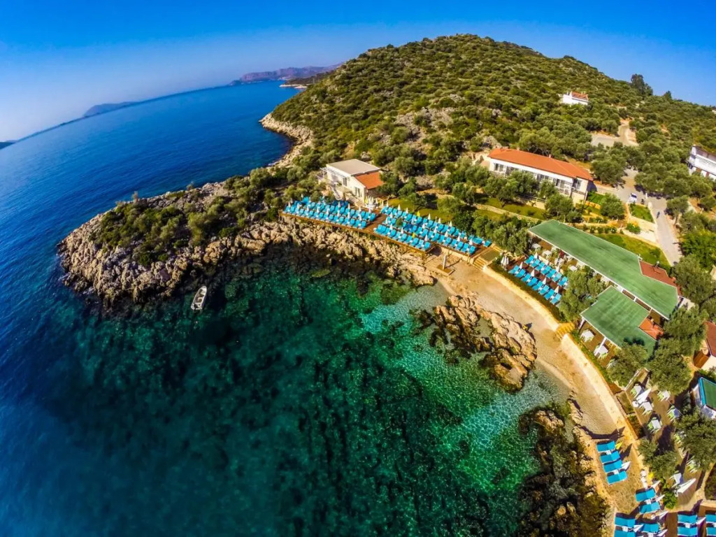 Blanca Beach Hotel
