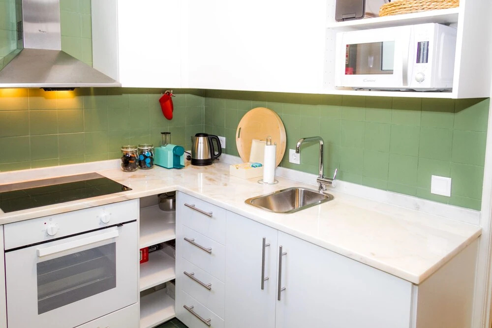 Liiiving - Downtown Balcony Apartment