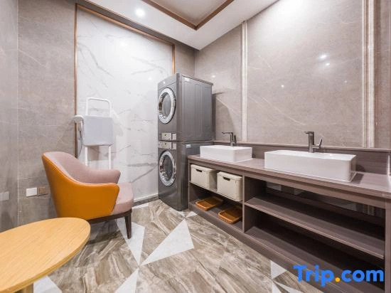 Starway Hotel (Delingha Road Chengdong Wanda Plaza)