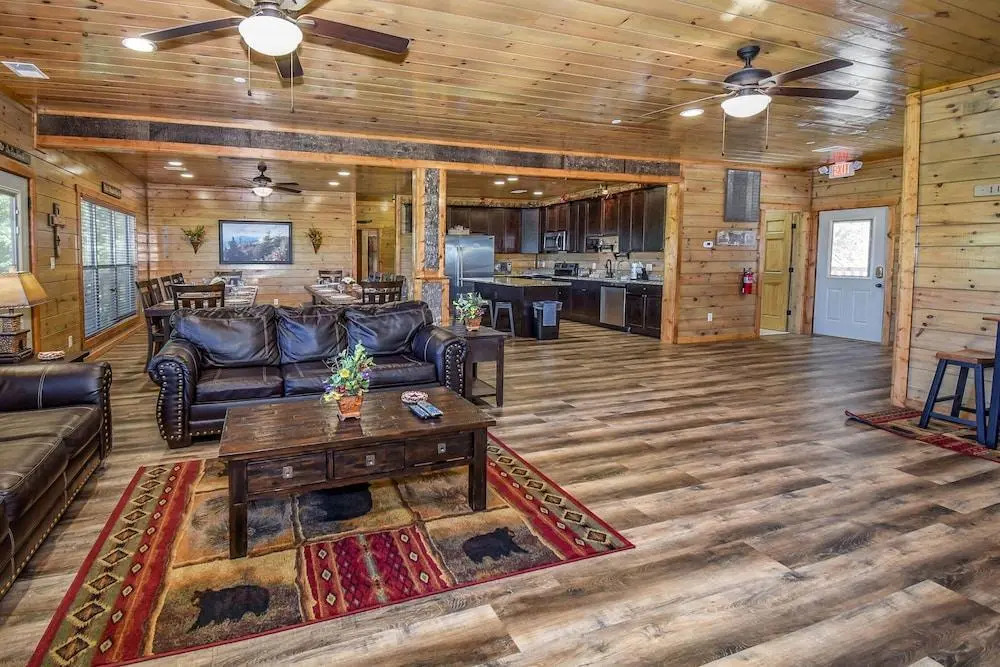 Spacious 10bd 6ba in Heart of Smokies