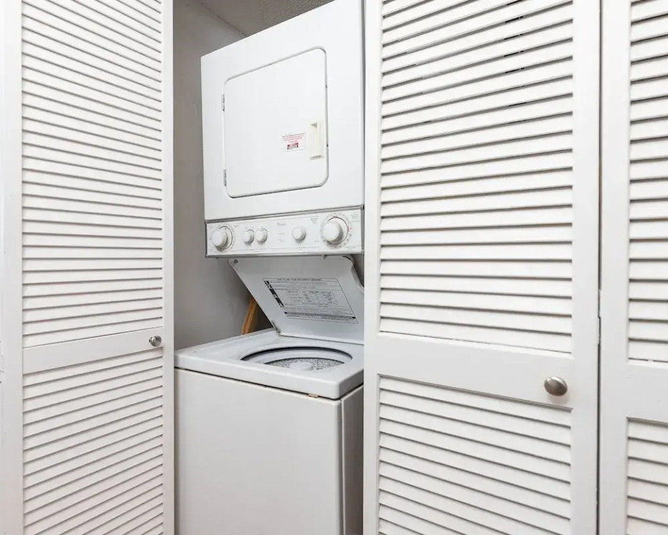 Island Winds East 107 2 Bedroom Condo by Redawning