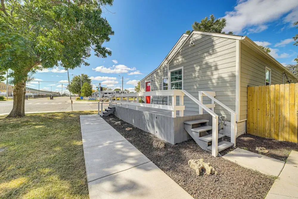 Walk to Expo Square Pavilion: Updated Tulsa Home!