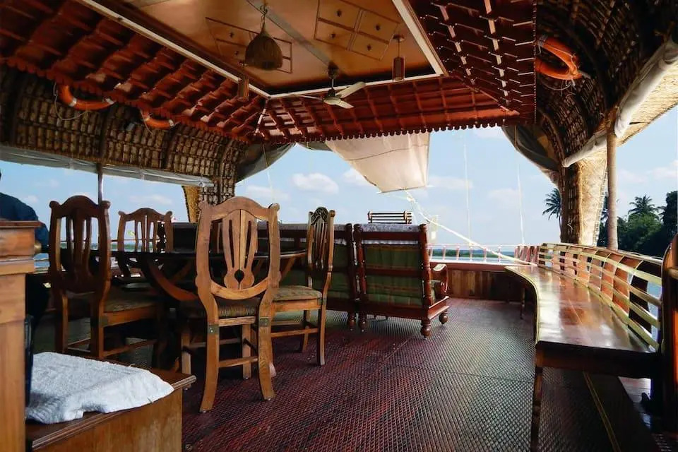 Backwater Retreat Houseboat
