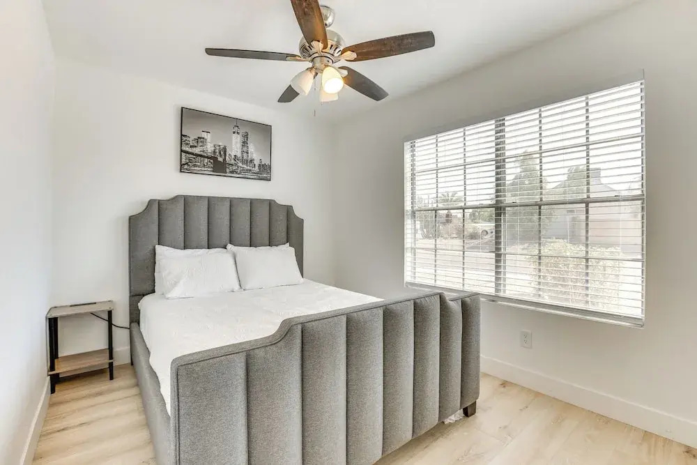 Glendale Home w/ Pool, Basketball + Bbq!